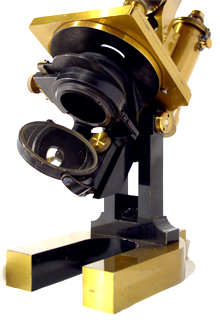 C. Reichert Wien: Großes Mikroskop No. 3233 mit Abbe Kondensor