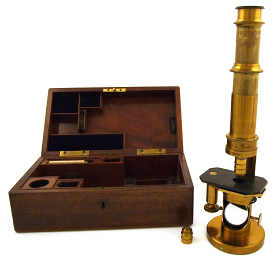 Trommelmikroskop Schiek in Berlin No. 942 mit Kasten