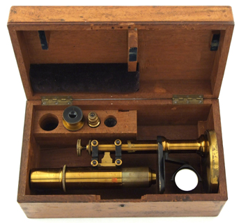 Mikroskop Seibert 1423 im Kasten