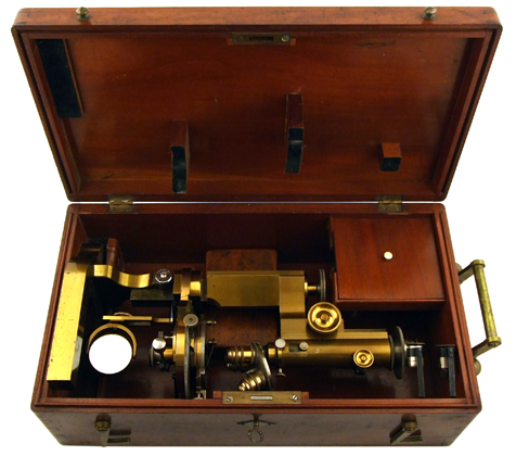 Polarisationsmikroskop nach C. Klein von Voigt & Hochgesang im Kasten