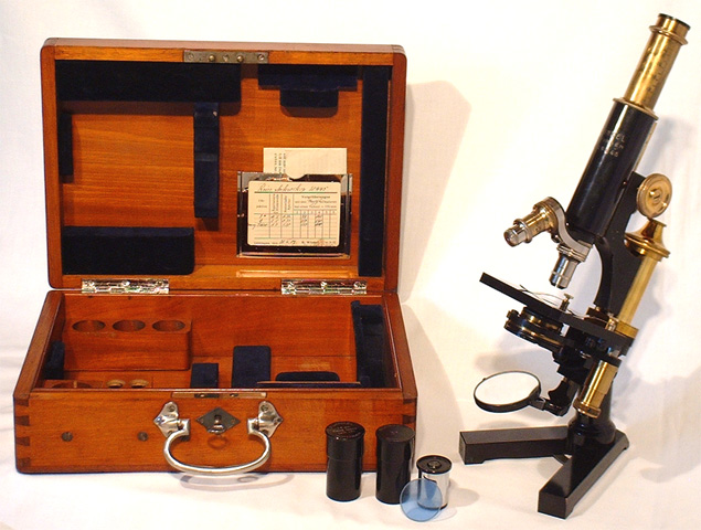 Winkel Reisemikroskop # 20445 mit Kasten und Zubehör