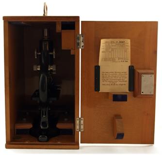 Immersionsultramikroskop Winkel-Zeiss Nr. 32607 aus 1930 im Kasten