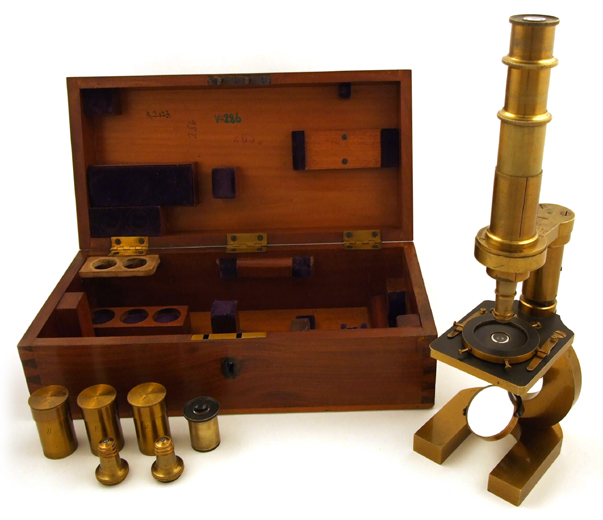 Mikroskop C. Zeiss Jena Nr. 2518 aus 1875