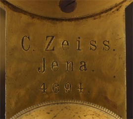 Mikroskop C. Zeiss Jena # 4694: Signatur