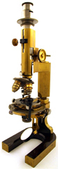 Mikroskop nach C. Klein von Voigt und Hochgesang