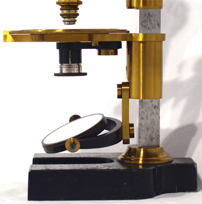 R.Fuess Berlin: Rosenbusch Mikroskop von 1875: Tisch