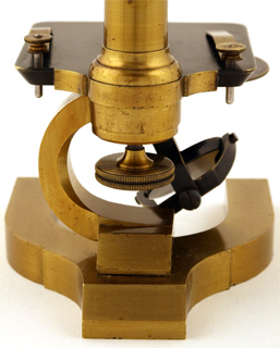 Mikroskop Stativ V von E. Gundlach Berlin, Nr. 239, Detail
