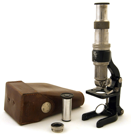 Ernst Leitz Wetzlar: Minor Klein - Mikroskop mit Objektiv 7x