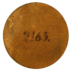 Georges Oberhaeuser Place Dauphine Paris: "Microscope achromatique reduit" Seriennummer auf der Unterseite der Fußplatte