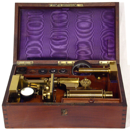 Hufeisen-Mikroskop Prazmowski #19569 im Kasten
