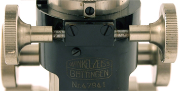 Winkel-Zeiss Mikroskop Nr. 47941 Stativ VI M nach Wülfing: Signatur