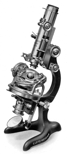 Mikroskop CM mit UT4 von Ernst Leitz Wetzlar, Abb. aus: Ernst Leitz Optische Werke Wetzlar: Leitz Polarisations-Mikroskope, No. 48 Pol.; Wetzlar Juni 1924
