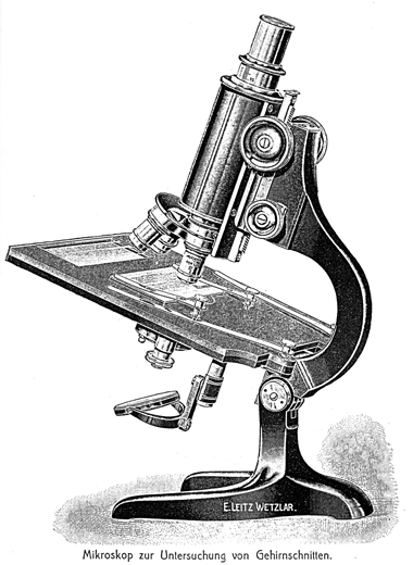 Leitz Gehirnschnittmikroskop, Abb aus: Ernst Leitz optische und mechanische Werke: Mikroskope; Katalog No. 45A; Wetzlar 1913